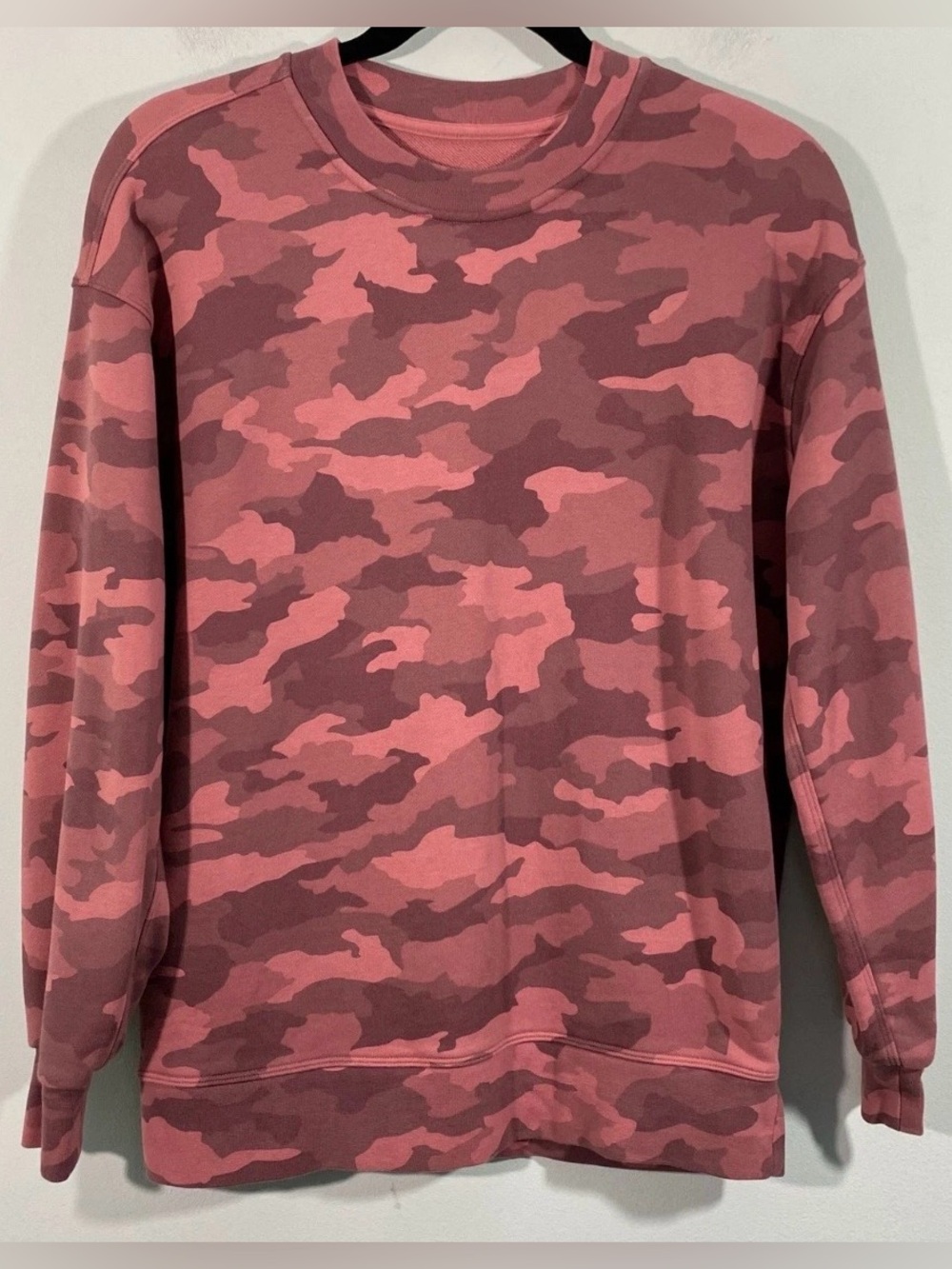 Lululemon Women’s Sweatshirt Perfectly Oversized Crew Sweatshirt Camo Pink sz 8 - Picture 4 of 13